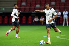 人联想到许 人联想到许